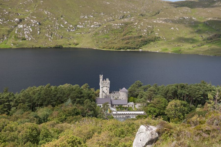 Donegal Glenveagh Castle Sky Road Clifden autorondreis Ierland B&B