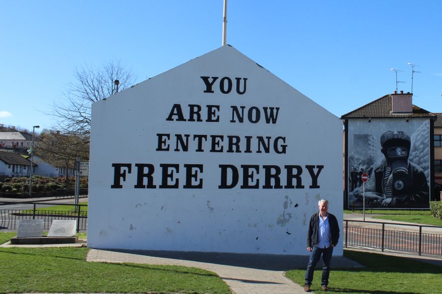 Derry murals autorondreis Ierland hotels