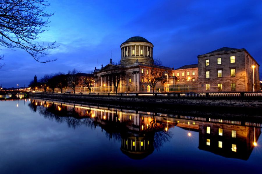 Dublin Four Courts autorondreis Ierland B&B
