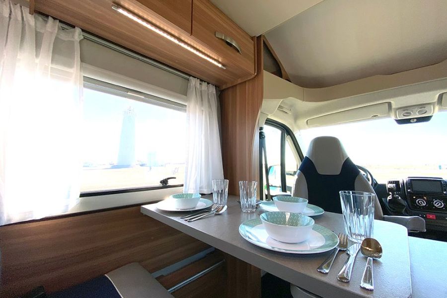 Campers & motorhomes vanuit Akureyri Europcar