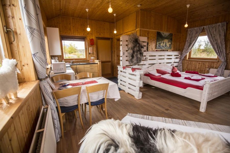 Hestasport Cottages, Varmahlid