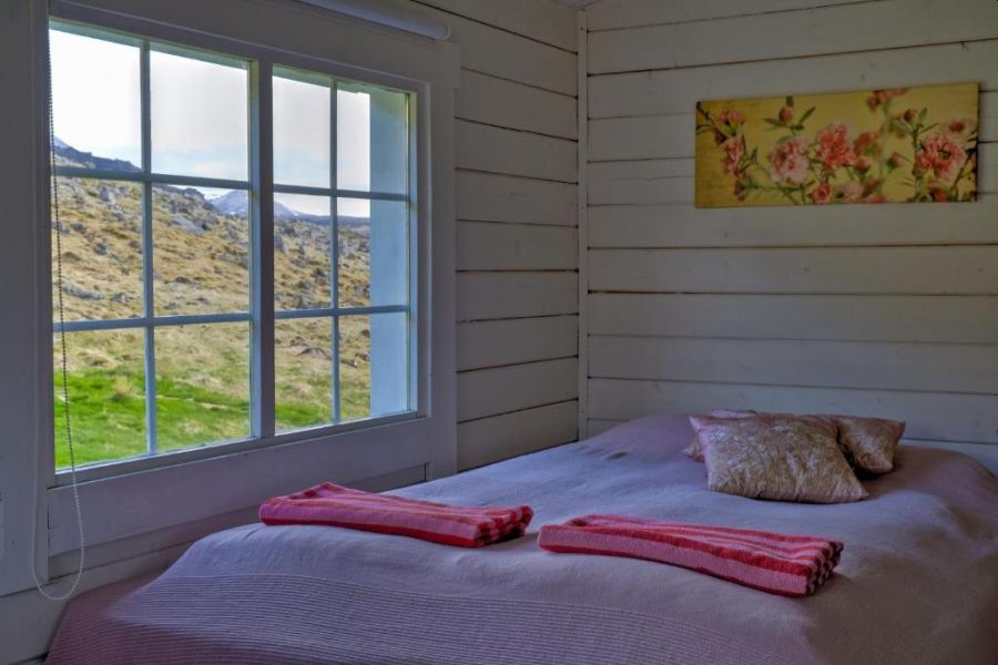 Hraunsnef Cottages, Bifröst