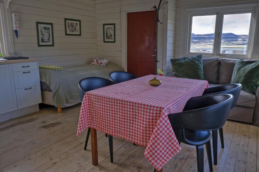 Hraunsnef Cottages, Bifröst