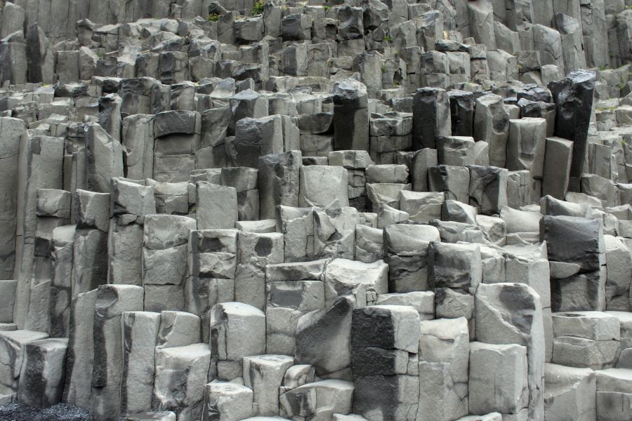Vik rotsformaties zwart strand