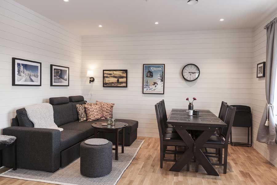 Woonkamer in de Gullbrändan appartementen van Kläppen, Zweden