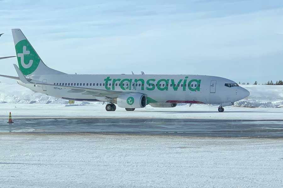 Transavia vliegtuig in de sneeuw in Zweden
